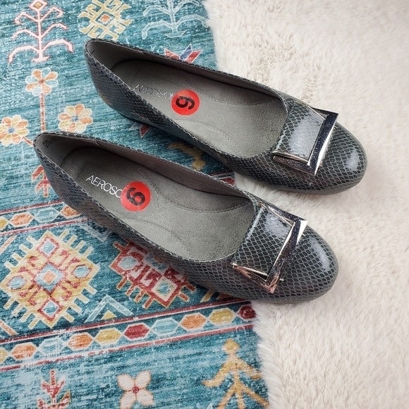 Aerosoles Gray Buckle Flats Women US 6 - Picture 1 of 11